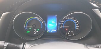 Toyota Auris 1.8 Hybrid, výbava Selection - 12
