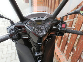 Honda SH 300i (2011) - 12