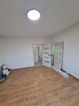 Pronajmu bytovou jednotku 2+1 po celkové a velmi vkusné reko - 12