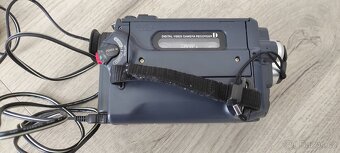 SONY DCR TRV140E a DCR TRV460E - 12