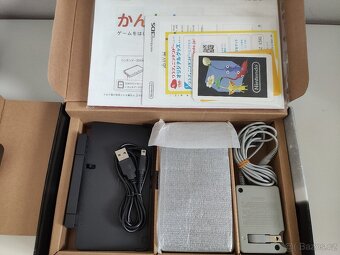 Nintendo 3DS Cosmo Black + homebrew hack a 64GB karta - 12