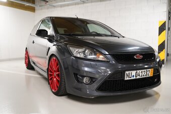 Ford Focus 2.5 ST - 12