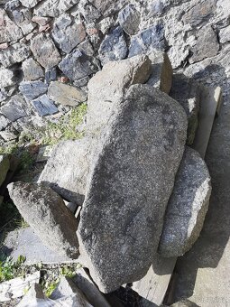 Žulové kameny, dlažba, zápražáky - 12
