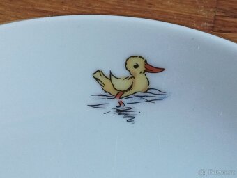 DĚTSKÝ PORCELÁNOVÝ TALÍŘ BOHEMIA NOVÁ ROLE - 12