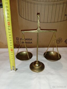 Váhy - miskové, na zlato, na dopisy atd + hodně závaží - 12