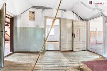 Prodám rodinný dům k rekonstrukci - 12