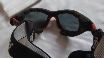 Oblečení a doplňky na lyže/ snowboard - ceny v textu - 12