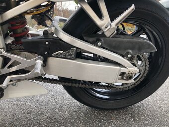 Honda CBR 900 RR, model SC28 - 12