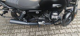 Moto Guzzi V7 Stone - 12