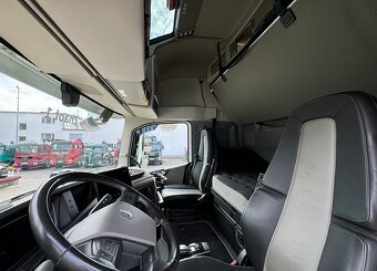 VOLVO FH540 8x2 - obilní silo 35000 lit. - 12