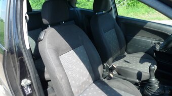 FORD FIESTA  1.3i 44KW  ČERNÁ BARVA 2004 NOVÁ TK  - 12