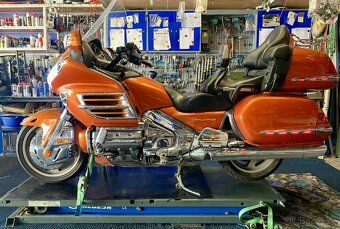 Honda goldwing 1800 - 12