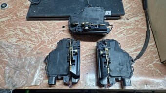 Octavia 1,budiky, zámky - 12