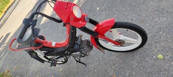 Moped manet Korado - 12
