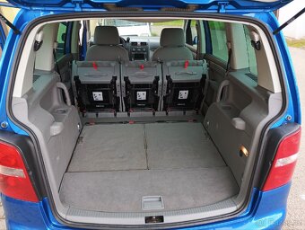 VW TOURAN 2.0 16V 103kw 7 míst - 12