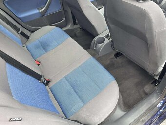 Volkswagen Golf 1.6 (75kW) - 12