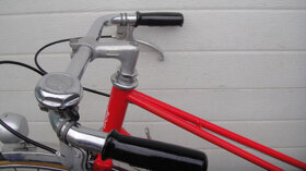 Peugeot 1982,  červené, hezký originál - 12