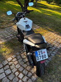 Honda Hornet CB 600F - 12