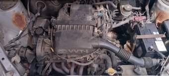 Toyota Yaris - 12