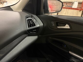 Ford Kuga 2,0TDCi 132kW 4x4 automat - 12