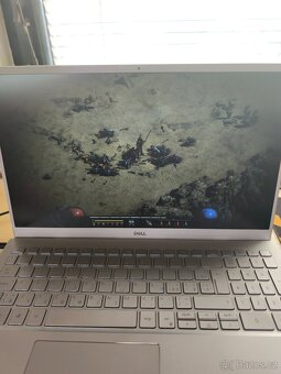 Dell Inspiron 15 (5502) Silver kovový - 12