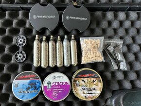 CO2 vzduchovka Umarex 850 Air Magnum 4,5 mm - 12