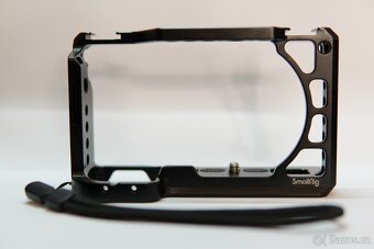 Sony Alpha A6400 – tělo s příslušenstvím - 12