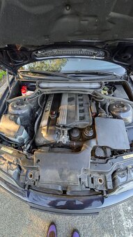 BMW E46 330i  2001 - 12