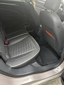Ford Mondeo kombi Vignale 2.0 4x4 TDCi 132 kW r.v. 2018 - 12