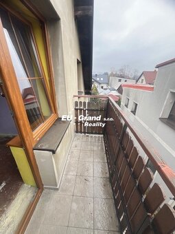 Prodej krásného bytu 3+1 s lodžií, garáží a půdou - 12