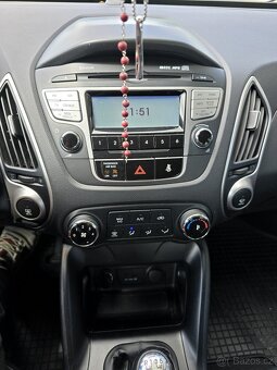HYUNDAI ix35 2.0 CRDi 4 x 2 - 2011-DIGI KLIMA-MANUÁL-161 TKM - 12