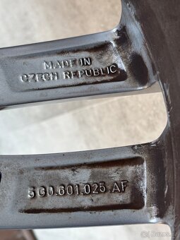Originál Volkswagen Golf R18 ET51 Salvador Zimní Pirelli - 12