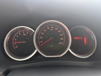 Dacia Lodgy 1.6SCe benzín, 5 sedadel, klimatizace, 38.527 km - 12
