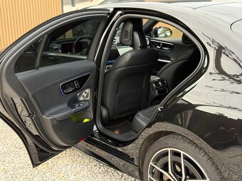 Mercedes-Benz C 300 d 4Matic AMG Plna vybava,Masáž,Pano,Bur. - 12