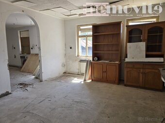 Exkluzivně nabízíme na prodej vícegenerační dům, 977 m2 - No - 12