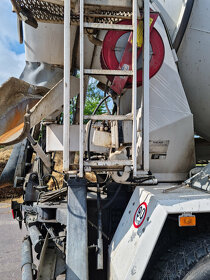 Autodomíchávač / mix VOLVO s pásem - 12