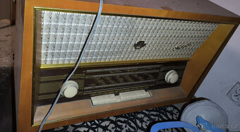 Retro rádia - různé druhy a značky - dřevěná i plastová - 12