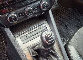 Škoda Octavia 3. Scout 4x4 2.0 TDI 110 KW 2 majitel serv Kni - 12