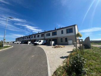 Prodej novostavby rodinného domu 142 m², pozemek 236 m², Šro - 12