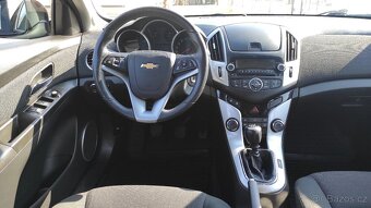 Prodám Chevrolet Cruze, 2,0 VCDi, kombi - ZLEVNĚNO - 12