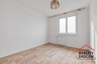 Pronájem částečně zrekonstruovaného bytu 3+1 s lodžií, 73 m2 - 12