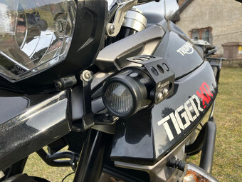 Triumph Tiger 800 XR - 12