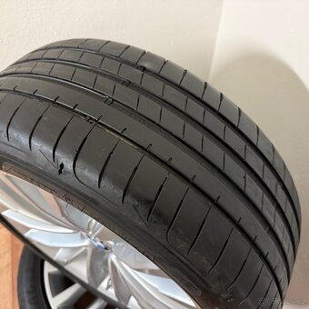 BMW 5 G30/G31 5x112 R18 ET30+LETNÍ 245/45R18 6/5mm - 12