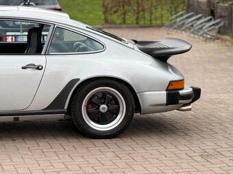 Porsche 911 SC 3.0 - 12