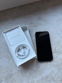 iPhone 13 - 12