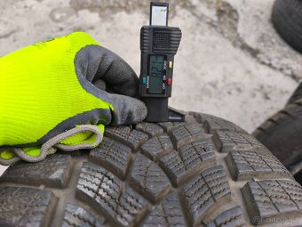 18" zimní alu Ford / Volvo + Goodyear 235/50R18 8mm - 12