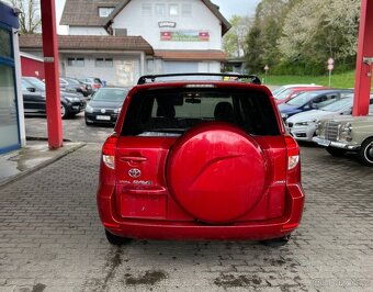 Toyota RAV 4 2.4i Limited benzín 125kw - 12