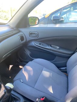 Nissan Almera 1.5 Benzín - 12