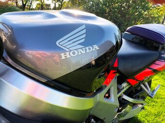 Honda CBR 900RR Fireblade, SC28, origo plasty i polepy - 12