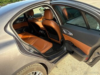 Alfa Romeo Gulia 2,2jtd 132kw - 12
